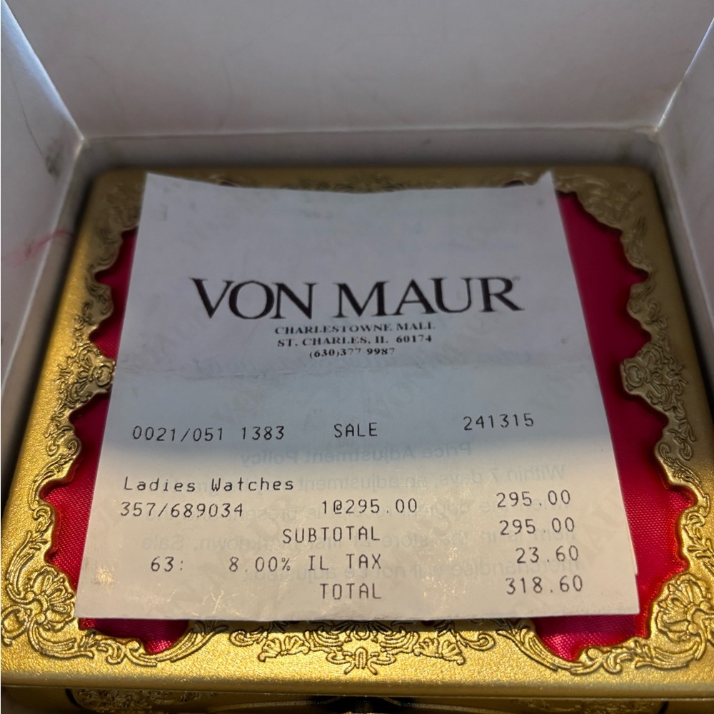 Betsy Johnson rhinestone ladies watch - Picture 3 of 4